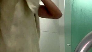 novinho carioca dotado no banho completo com red 😏