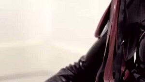 bdsm shemale in latex outfit