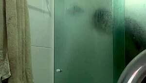 novinho carioca dotado no banho completo com red 😏