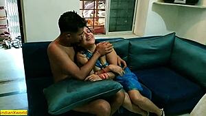 Indian Bengali aunty enjoys hot amateur desi sex session.