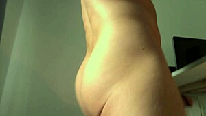 Horny couple's wild sex session with huge cock