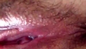 Човече, напълно съм загубена с този огромен монстър пенис, не мога да се справя!