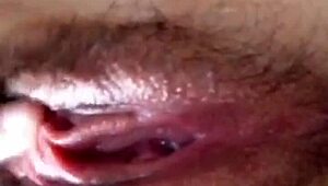 Človek, popolnoma sem izgubljen s tem ogromnim monster kurcem, ga sploh ne morem pravilno obvladati!