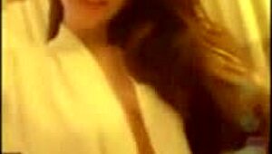 i’m obsessed with this hot vietnamese babe on cam