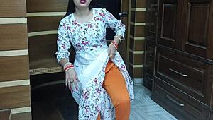 pdosi hua tharki bhabhi ki gaand mari ghr pe