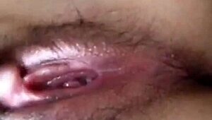 Човече, напълно съм загубена с този огромен монстър пенис, не мога да се справя!