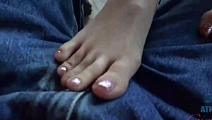 Lara Law gives a quick blowjob to a model on vacation in POV.