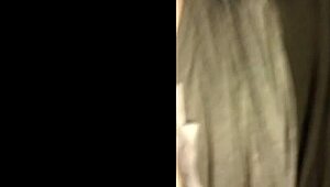 Quickie fuck with curvy Latina in nightclub