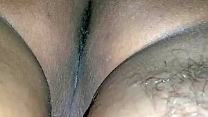 Miro a amateurs jóvenes 18+ Ellen y Sabrina en follada anal hardcore y sexo en el culo