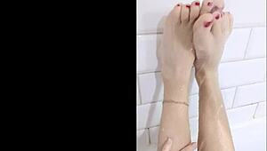 Isabel's Naked Polish Slut Session In The Bath With Wet Pussy And Big Ass