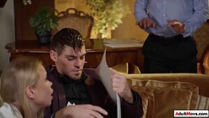 Mała Alexa Flexy jeździ analnie i dostaje podwójnie penetrowaną mocno