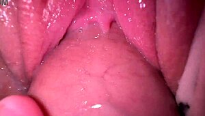 Istri kakak squirt keras setelah aku ngewe memek ketatnya dalam perselingkuhan liar