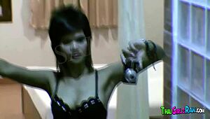 오예, 태국 창녀 서서 박히고 가슴 정액 뿌림!