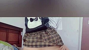 Maestro, quieres grabarme follando estudiante mexicana a pelo en escuela.