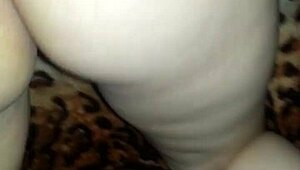 Big Booty Chick Cums on Dick During Penetration