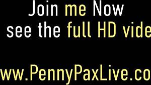 Penny Pax og Remy LaCroix skiftes til å få søte muffene kneppet i strømper med håndjobber og fingring