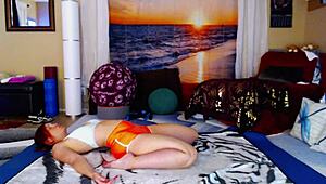 redhead improves hip mobility in yoga workout