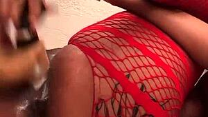 Sexy Bitch Fucks Herself In Bathroom!