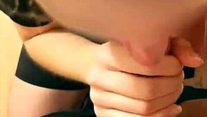 바닥에서 미친듯이 박는 아마추어 커플 큰 엉덩이 18+ 브루넷 항문 벌려버림