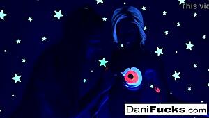 섹시 다니, 젖은 보지 가지고 놀아