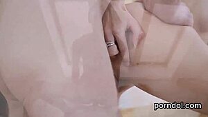 Oliko rakastettava tyttö kiusattu ja tökätty vanhemmalta luennoitsijaltaan todellisuudessa?