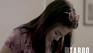 Kendra Spades狂野意外在嬌小POV騎乘