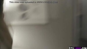 Ugh, apa megpofoz és megbasz, 18 éves mostohalány