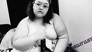bbw uses big black dildo to fill herself up at midnight