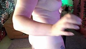 pussy play with squirting and anal plug