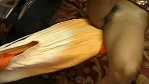 Arab Cavita's Sultry Blowjob on Massive Cock Leads to Steamy Threesome Fuck
