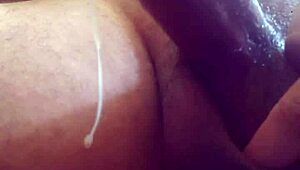 Browndicksaviorがパソコン椅子でフェラライト焦らしチンポビュッビュッ