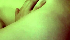 fucking my girlfriend on top, her pussy dripping cum 😏