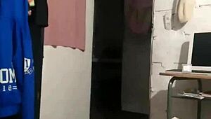 sexo casero con mi hermana en su habitación cuando sale del baño parte 1