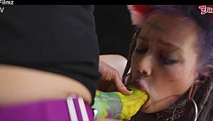 olen sinun paha kissani lesbo hihna-naidossa BDSM-leikkikaluilla ja anaali plugilla