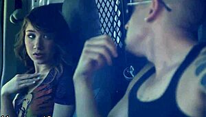 Non Ci Credo Quanto Duro Hanno Dito la Piccola Autostoppista 18+ in Strada