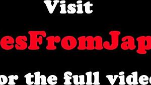 Ladyboy giapponese tettona prende anal duro a pecorina