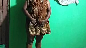 Indian horny milf using umbrella for fun 😏