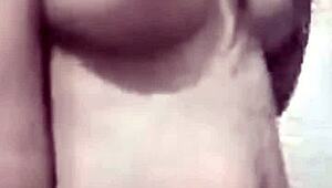 Mature Venezuelan Latina Performs Webcam Show