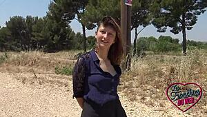 Hei Melany, vakre skøyer, klar for en vill fransk trio med dobbel penetrasjon?