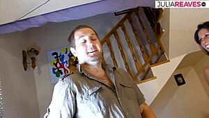 it makes me hot to see such an erotic photo shoot i need sex