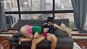 sexo na frente da janela com brunette safada