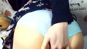 Wow! Japanese Teen's Live Chat Masturbation Video Is Insane!