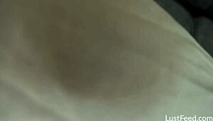 Dal jsem horký blond teen 18+ Ann Joy creampie na gauči 😍