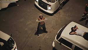 Iza looks so sexy semi-nude 😍