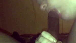 카메라 부끄러워하는 소녀 돌아와 또 다른 뜨거운 얼굴 사정 세션.