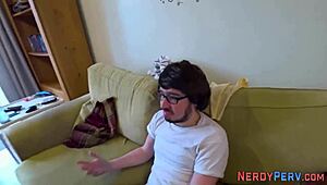 First timer babe gives a blowjob in high definition