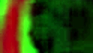 Hé, Vicky Vettes szőrös puncija Julia Ann dildójától kapja a nagyot!