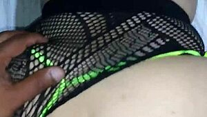 the wife squirts and gets cumshot all over her hair