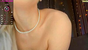 Live cam girl Annbarby 23-4 fingers herself on Ohmibod