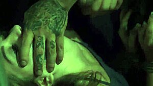 Mistress dresses up as smokey-eyed honey, but Jojo's kiss is broke